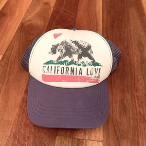 SOLD ❌❌❌Billabong California love trucker hat